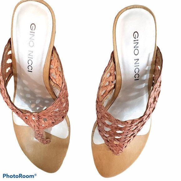 Gino Nicci Woman's Sz 6.5 Taupe espadrilles - Picture 2 of 9